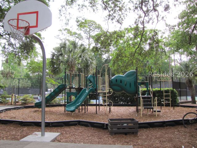 133 Arrow Road 14, Hilton Head Island, SC 29928