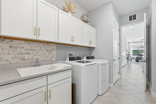 16008 TRADEWIND TERRACE, Bradenton, FL 34211