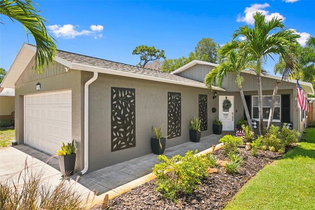 2947 25TH AVENUE N, St Petersburg, FL 33713