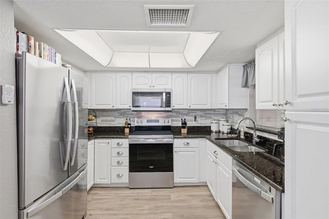 2947 25TH AVENUE N, St Petersburg, FL 33713