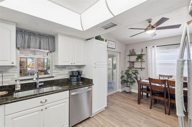 2947 25TH AVENUE N, St Petersburg, FL 33713