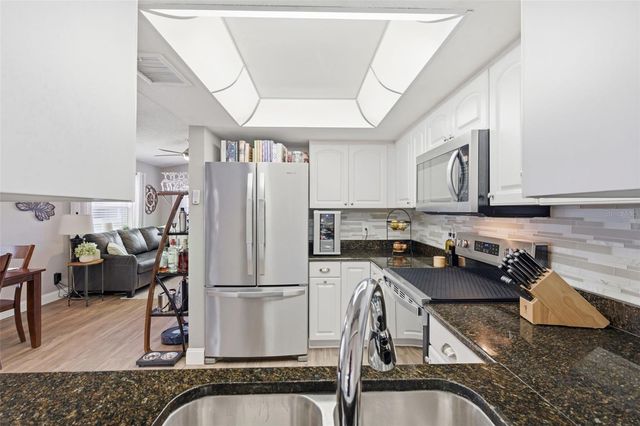 2947 25TH AVENUE N, St Petersburg, FL 33713