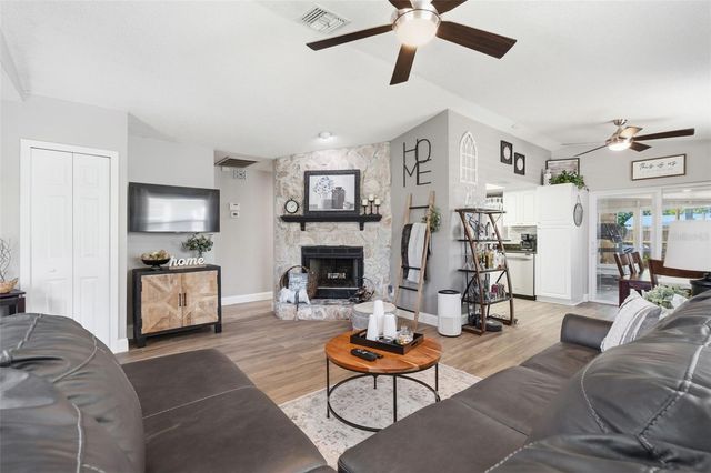 2947 25TH AVENUE N, St Petersburg, FL 33713