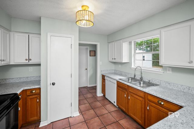 16204 W Pointer Drive, Foley, AL 36535