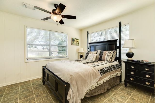 1331 Private Road 652, Sargent, TX 77414