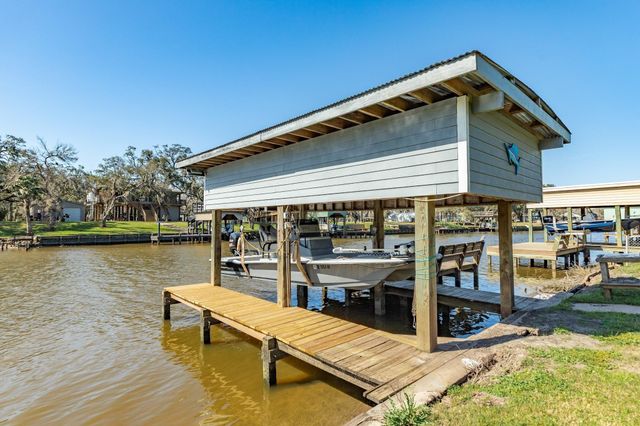 1331 Private Road 652, Sargent, TX 77414