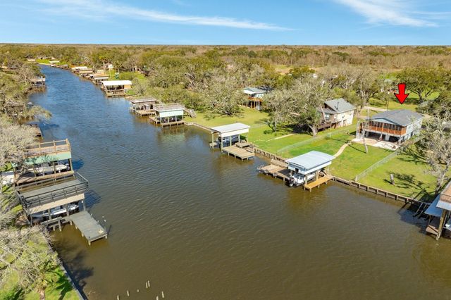 1331 Private Road 652, Sargent, TX 77414