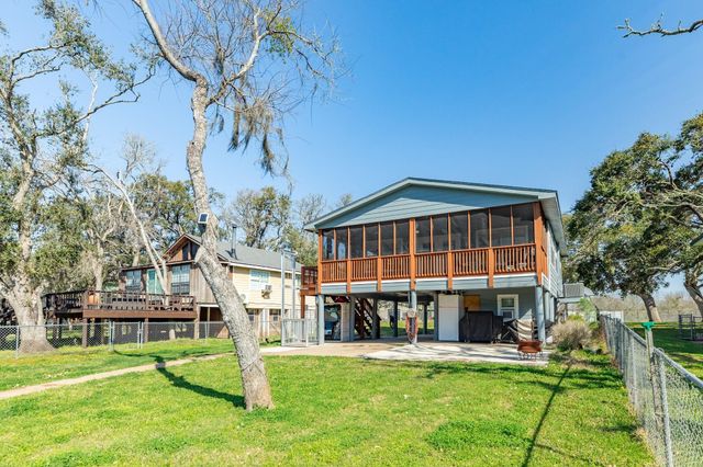 1331 Private Road 652, Sargent, TX 77414