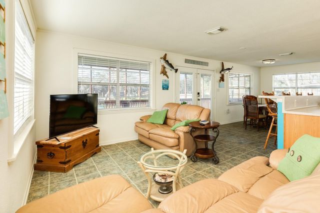 1331 Private Road 652, Sargent, TX 77414