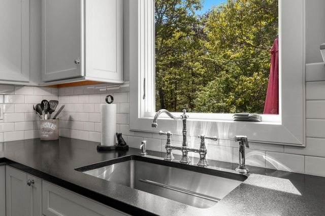 47 Country Lane, Dennis Port, MA 02639