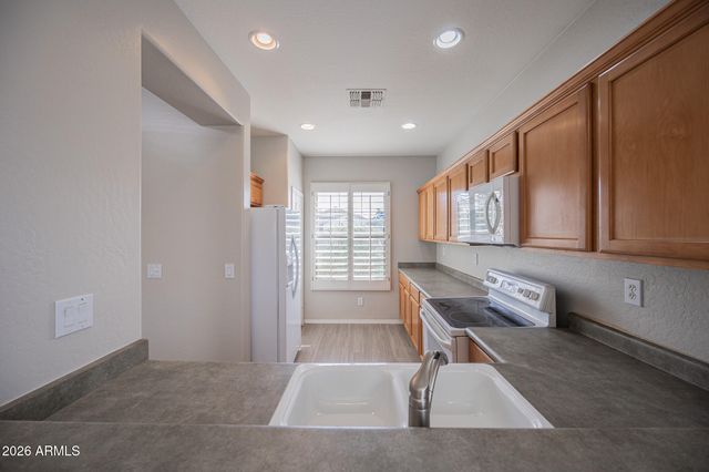 2414 W LEWIS AND CLARK Trail, Phoenix, AZ 85086