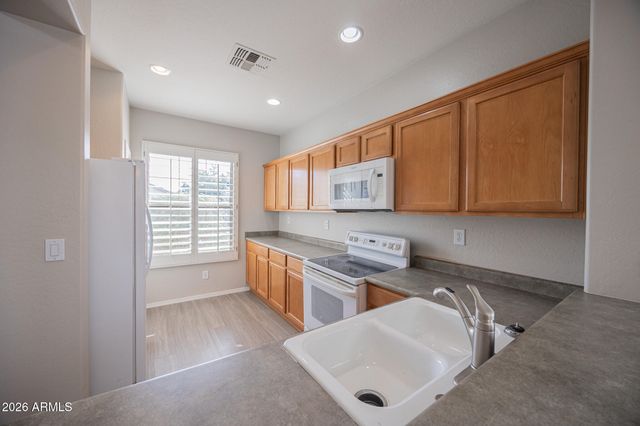 2414 W LEWIS AND CLARK Trail, Phoenix, AZ 85086