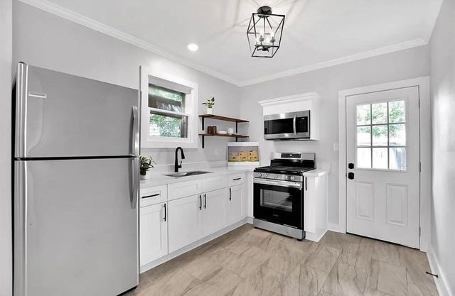 1606 Avenue L, Galveston, TX 77550
