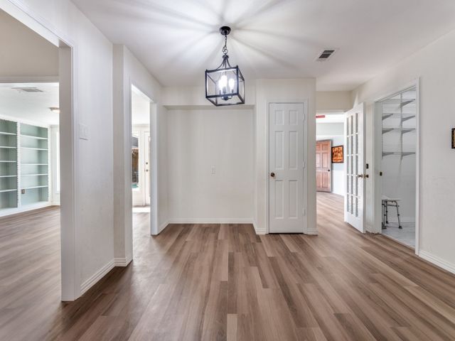 2714 Carriage Lane, Carrollton, TX 75006