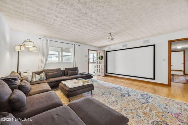 5714 ADAIR Circle, Jacksonville, FL 32210