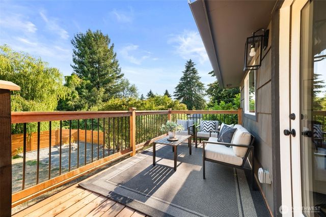 1621 N 103rd Street, Seattle, WA 98133