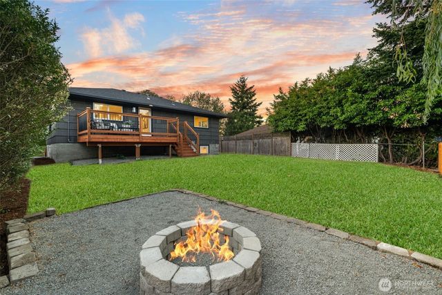 1621 N 103rd Street, Seattle, WA 98133