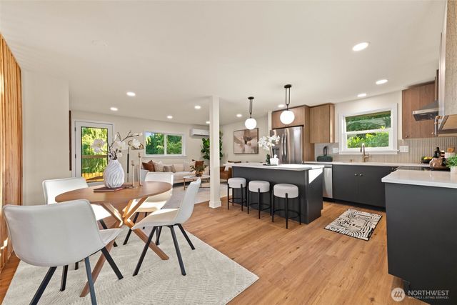 1621 N 103rd Street, Seattle, WA 98133