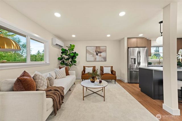 1621 N 103rd Street, Seattle, WA 98133