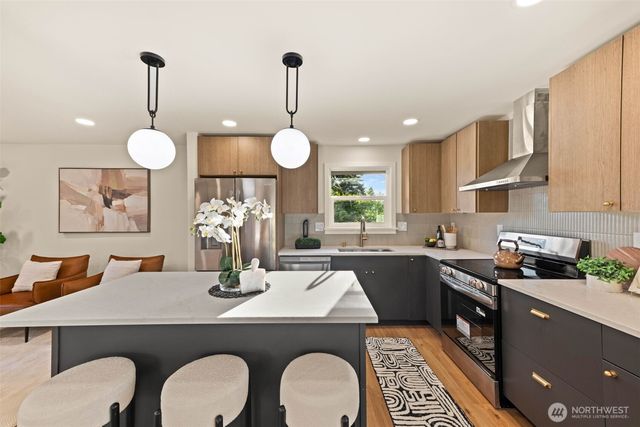 1621 N 103rd Street, Seattle, WA 98133