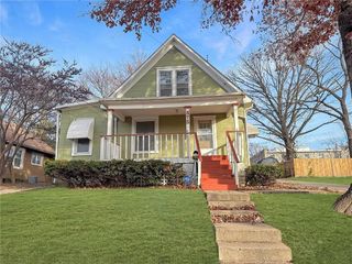 575 S Crescent Avenue, Independence, MO 64053