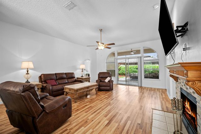 1940 Bluebonnet Way, Fleming Island, FL 32003