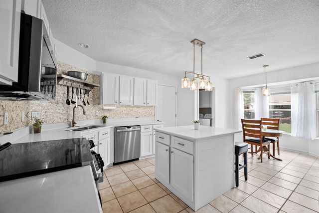 1940 Bluebonnet Way, Fleming Island, FL 32003