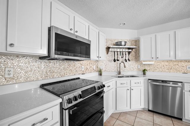 1940 Bluebonnet Way, Fleming Island, FL 32003