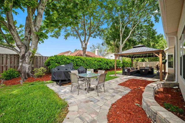 1940 Bluebonnet Way, Fleming Island, FL 32003