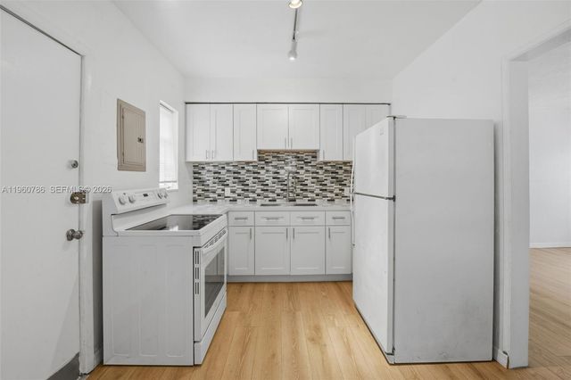 3265 Franklin Ave Downstairs, Miami, FL 33133