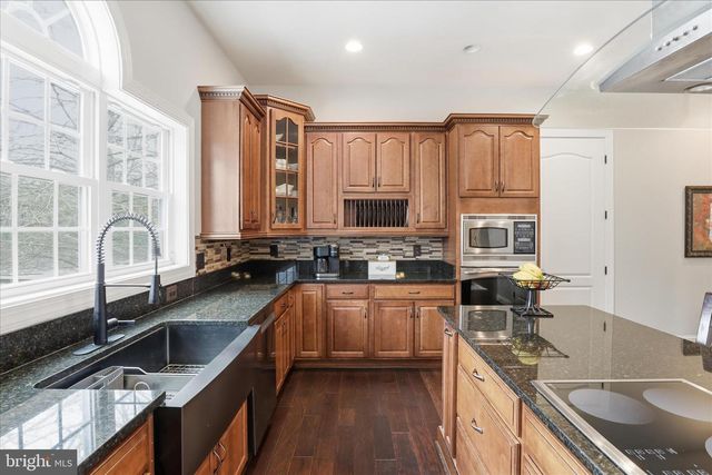 7501 CLIFTON RD, Clifton, VA 20124