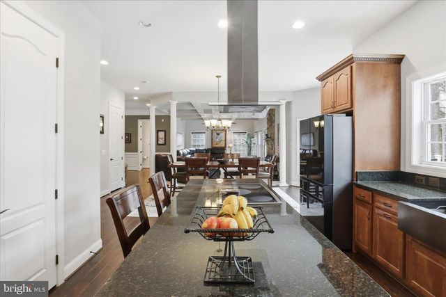 7501 CLIFTON RD, Clifton, VA 20124