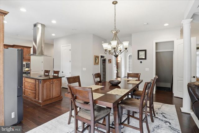 7501 CLIFTON RD, Clifton, VA 20124