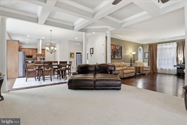 7501 CLIFTON RD, Clifton, VA 20124