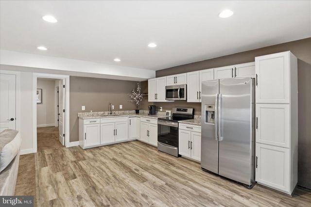 7501 CLIFTON RD, Clifton, VA 20124