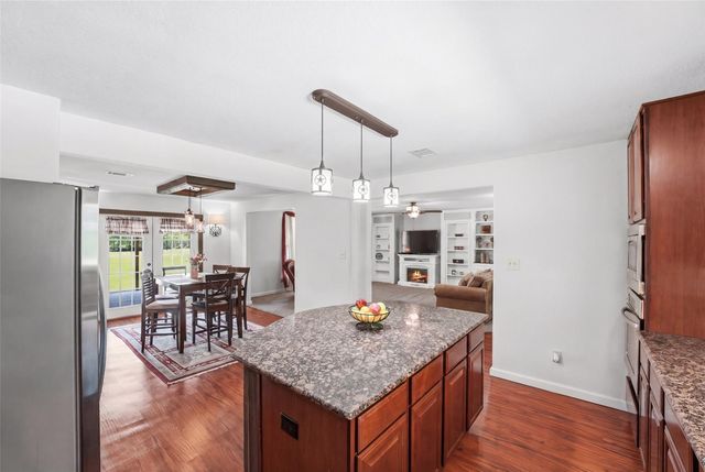 1576 Belle Terre Drive, Huffman, TX 77336