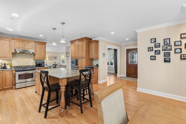 118 Waverly Road, Barrington, IL 60010