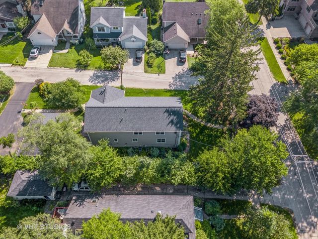 118 Waverly Road, Barrington, IL 60010