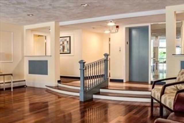 50 Green Street 206, Brookline, MA 02446