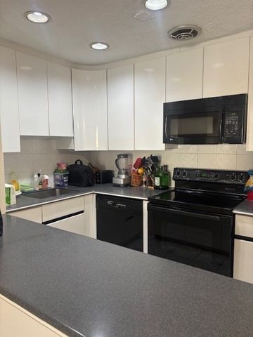 50 Green Street 206, Brookline, MA 02446