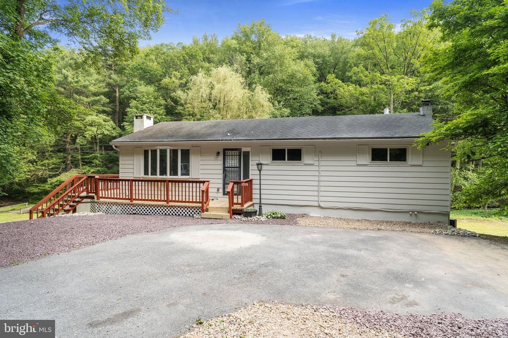 201 ANDREAS RD, Andreas, PA 18211