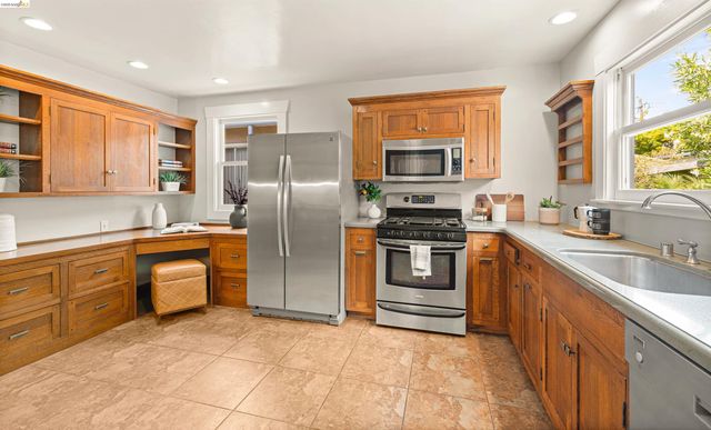1009 Key Route Blvd, Albany, CA 94706