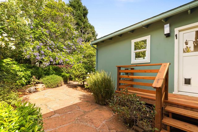 1009 Key Route Blvd, Albany, CA 94706