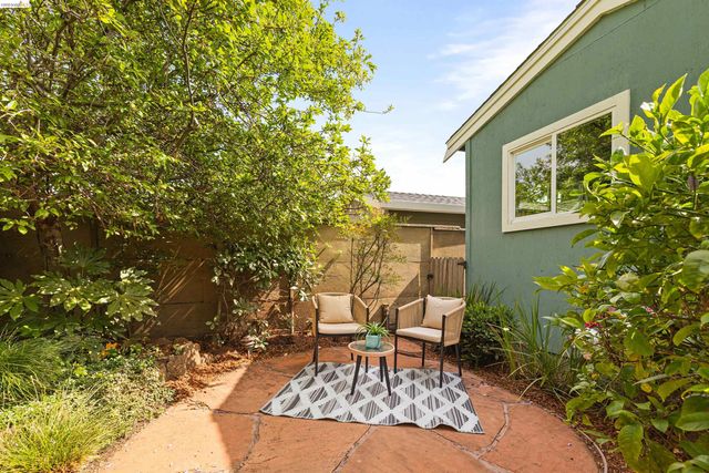 1009 Key Route Blvd, Albany, CA 94706
