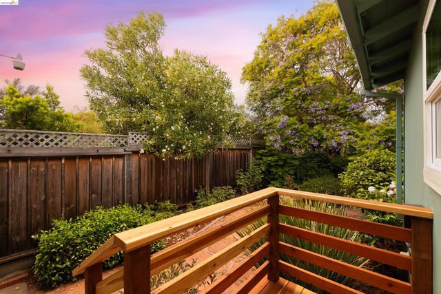 1009 Key Route Blvd, Albany, CA 94706