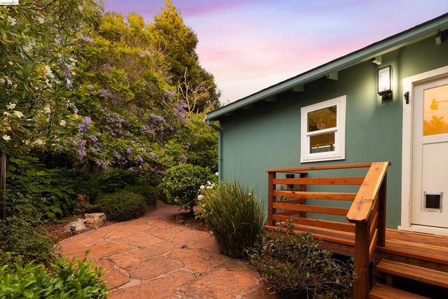 1009 Key Route Blvd, Albany, CA 94706