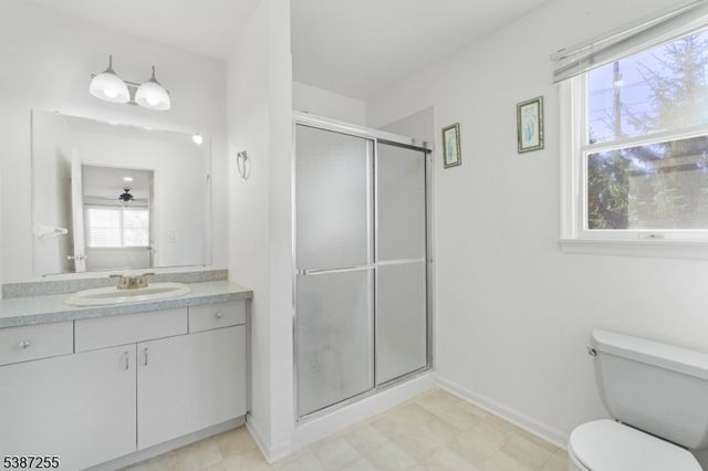 52 Wiley Ct, Parsippany-troy Hills Twp., NJ 07950