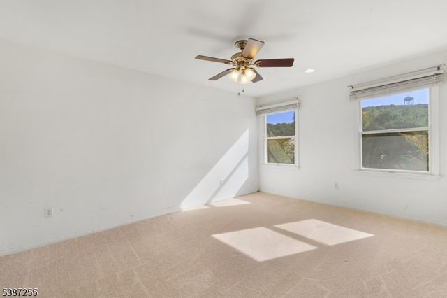 52 Wiley Ct, Parsippany-troy Hills Twp., NJ 07950