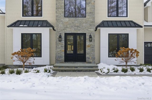 115 Weeks Drive, Dix Hills, NY 11746