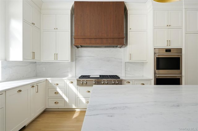 115 Weeks Drive, Dix Hills, NY 11746